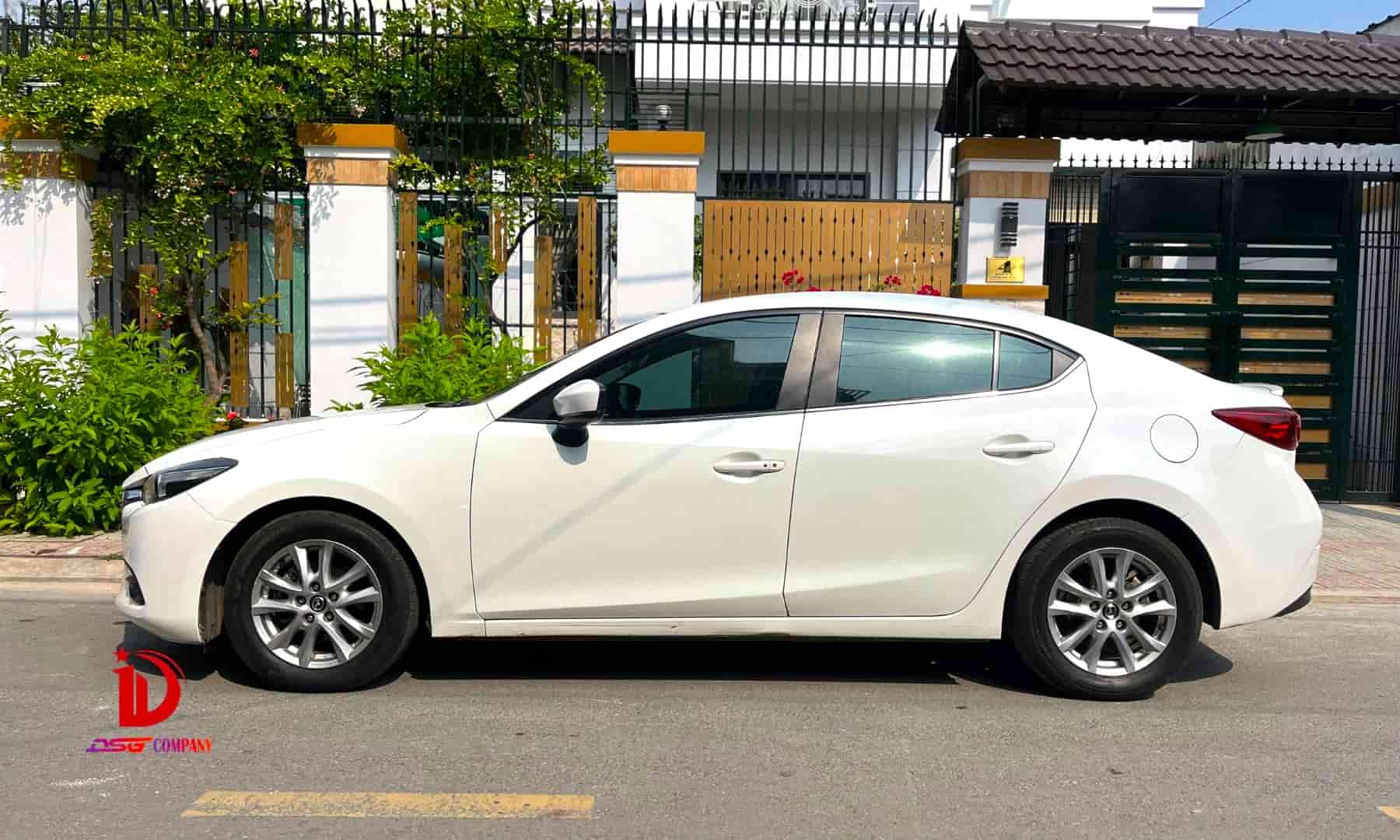 Mazda 3 76476 - Thuê xe tự lái tại TP.HCM