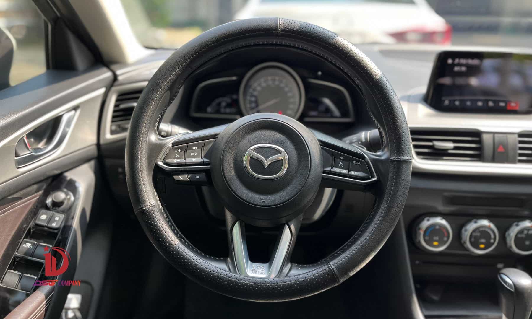 Mazda 3 76476 - Thuê xe tự lái tại TP.HCM